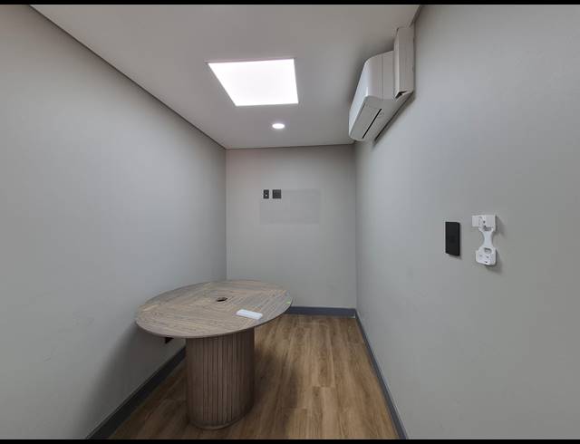 222M² OFFICE TO LET IN DUNKELD WEST